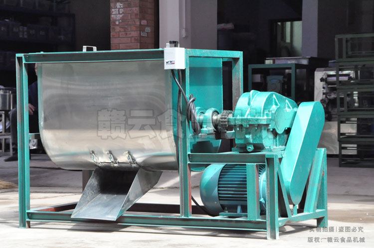 大型攪拌機(jī)整體圖