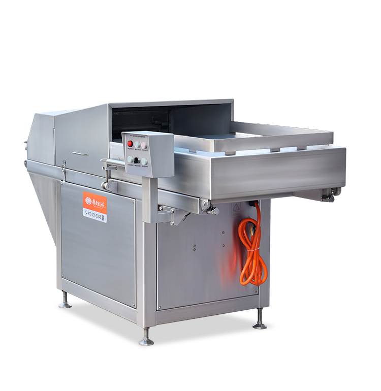 ����C����